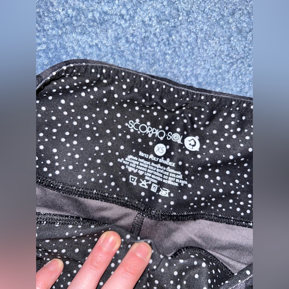 Scorpio Sol XS leggings- **NEVER WORN** - Picture 2 of 3